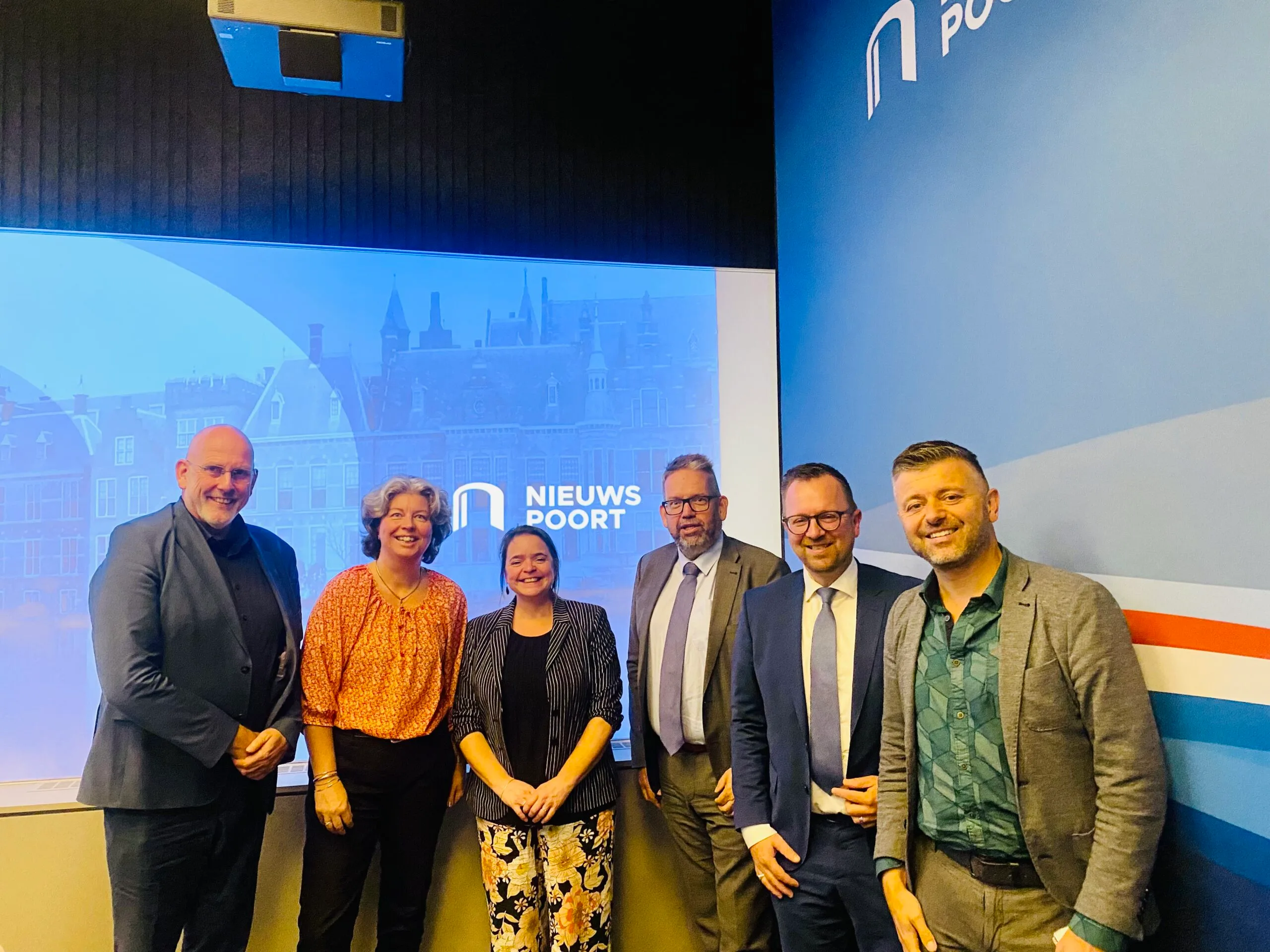 Foto van het bezoek van het Dagelijks Bestuur aan Den Haag